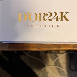 Dior Prestige Skincare Moisturizer - Gold and White     60 second facelift